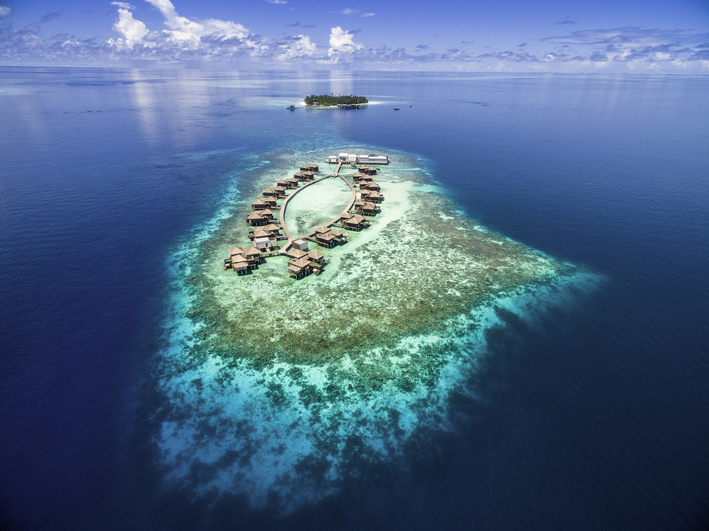 Raffles Maldives Meradhoo Resort - Image 1