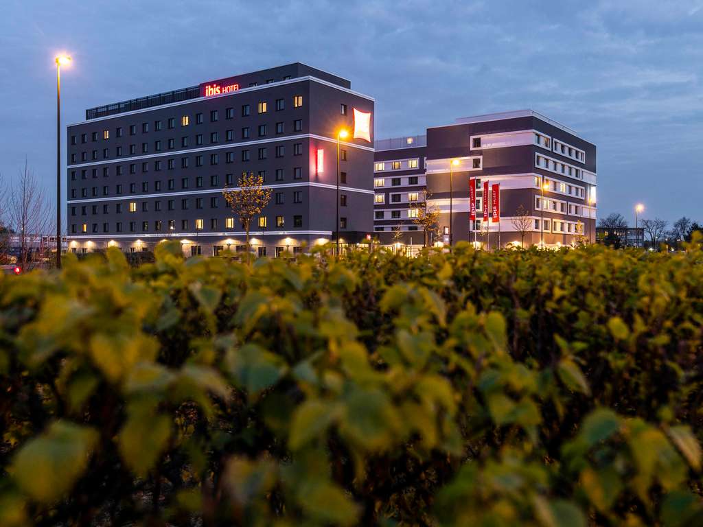 ibis Duesseldorf Airport - Image 2