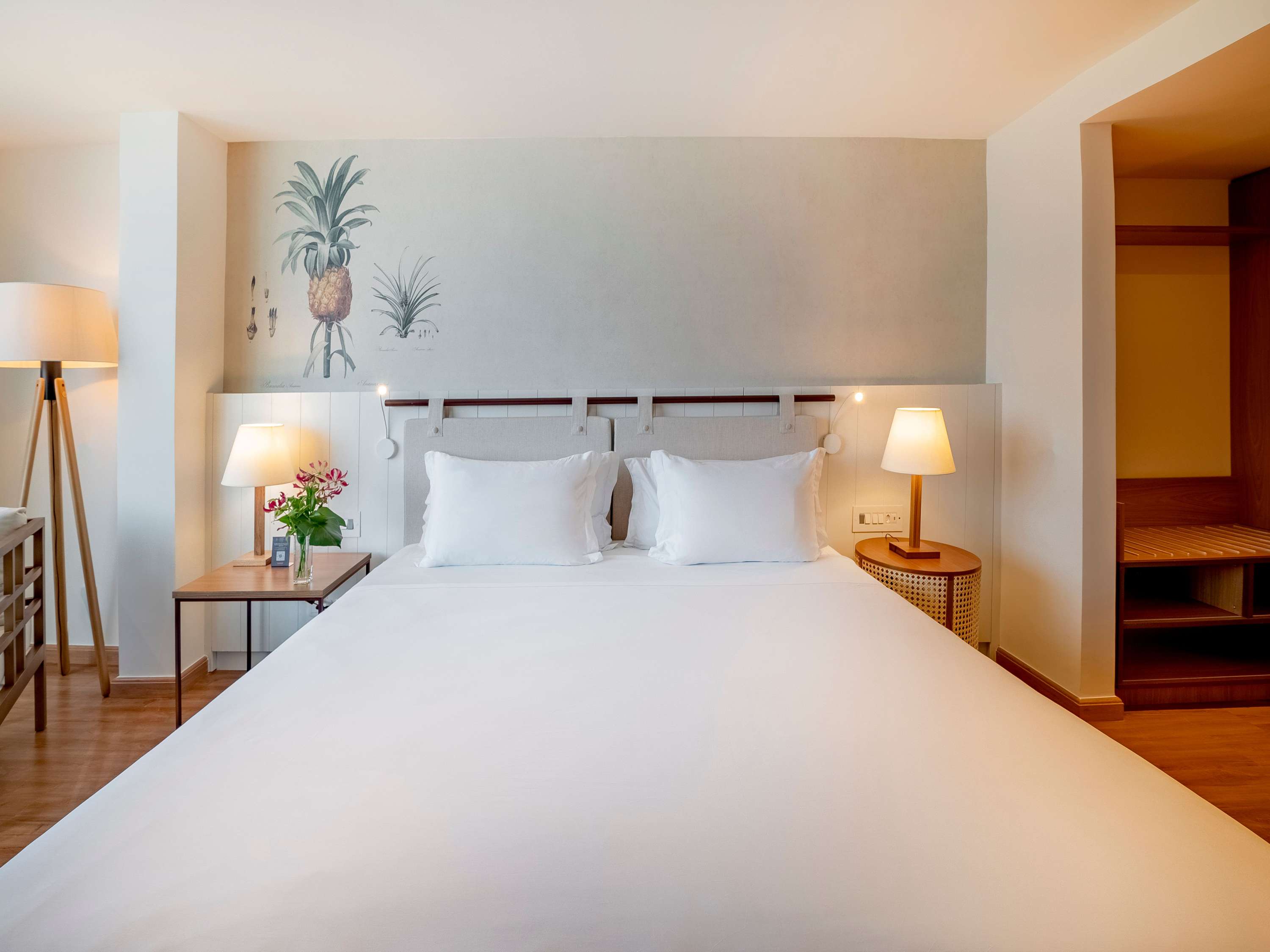 Suite Executive avec 1 lit king size et vue sur la mer. — photo 2