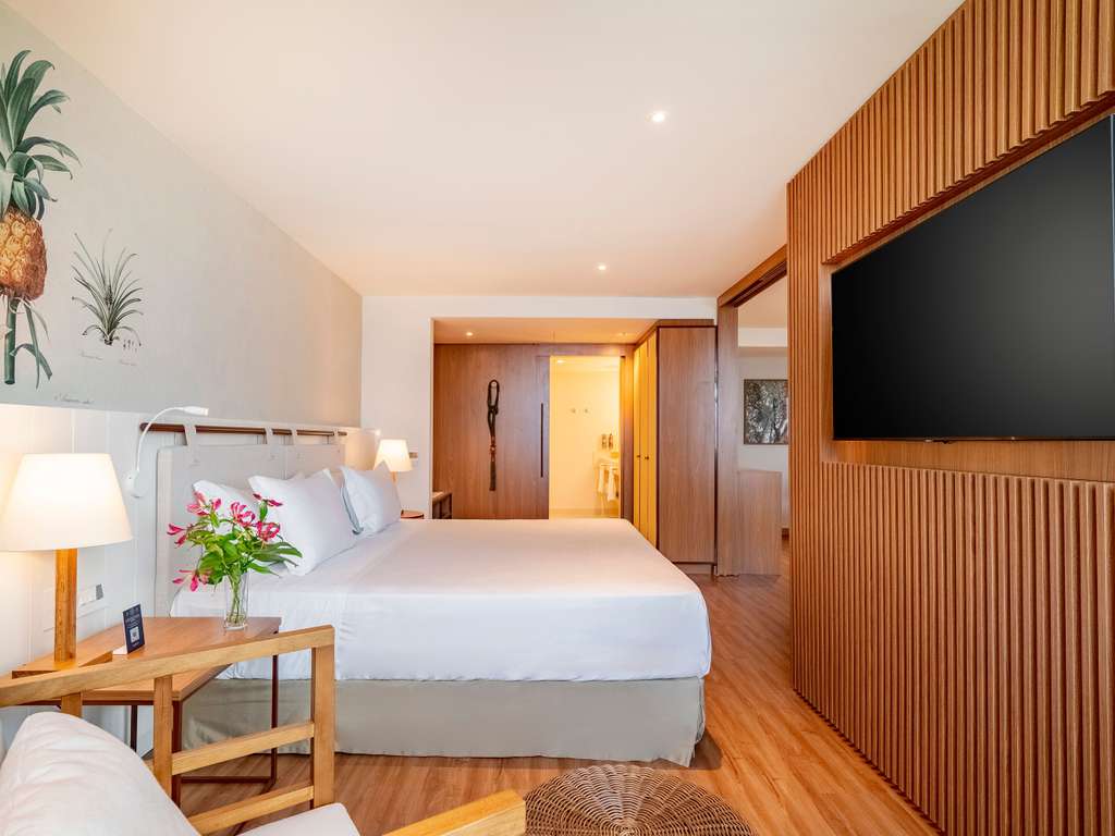 Suite Executive avec 1 lit king size et vue sur la mer. — photo 3