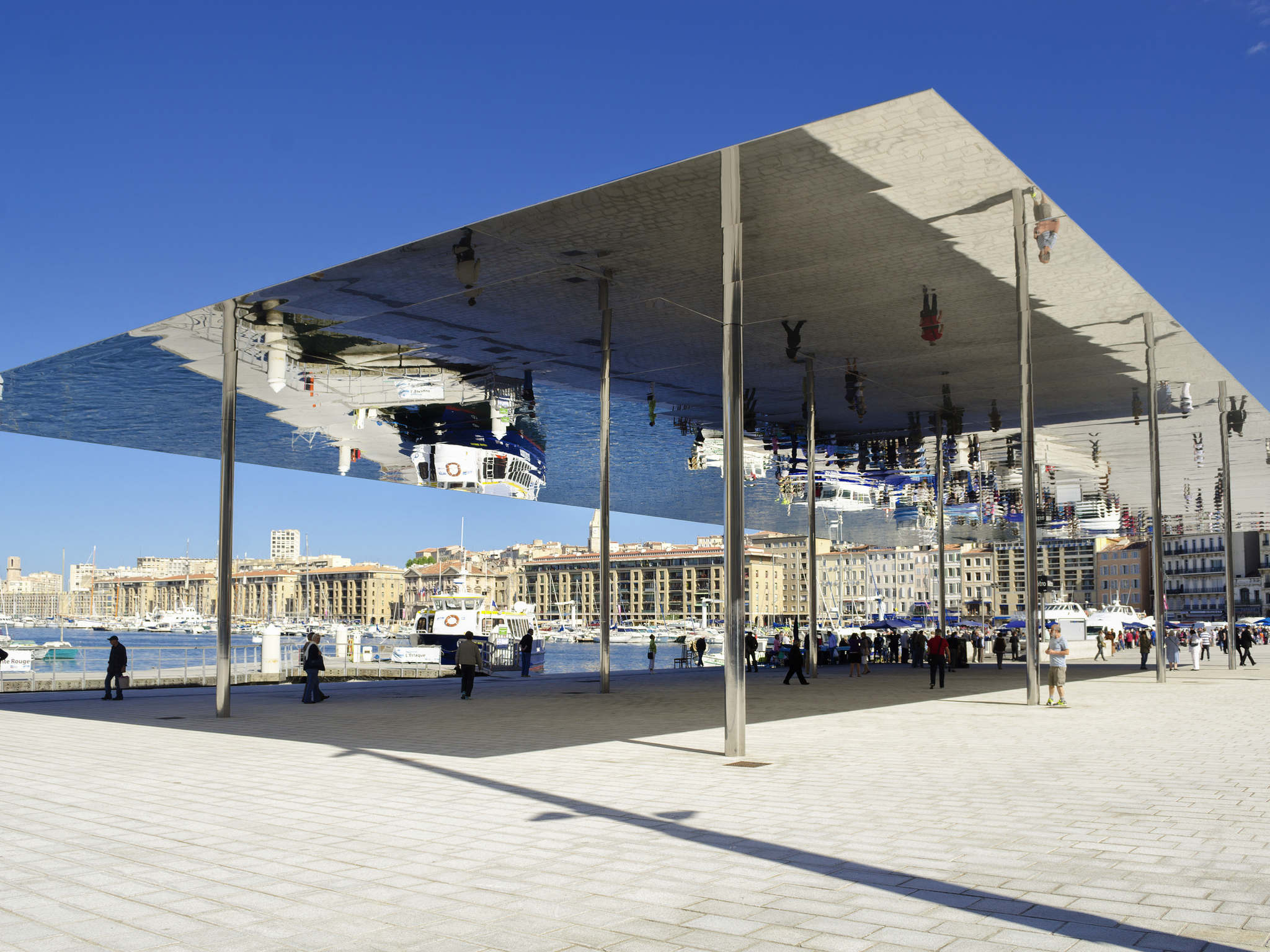 Hotel in LES PENNESMIRABEAU  ibis Styles Marseille les Pennes