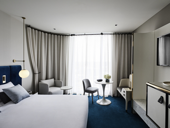Classic Room with 1 King Size Bed