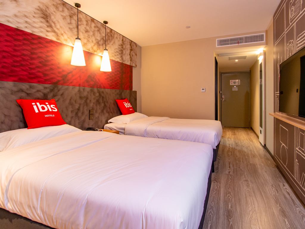 Ibis Wuxi Taihu Square Hotel - Image 3