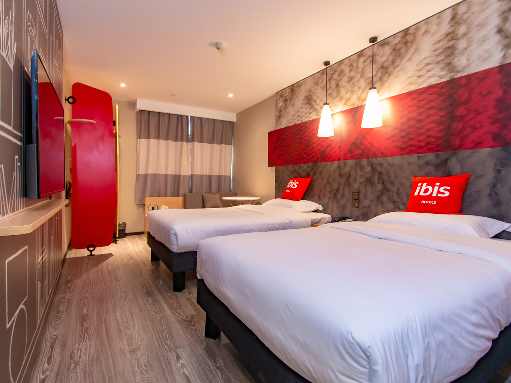 Ibis Wuxi Taihu Square Hotel - Image 4