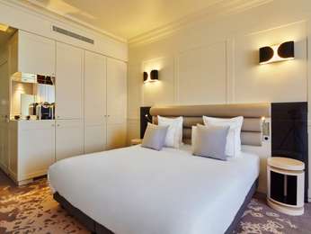 Deluxe Room with large bed