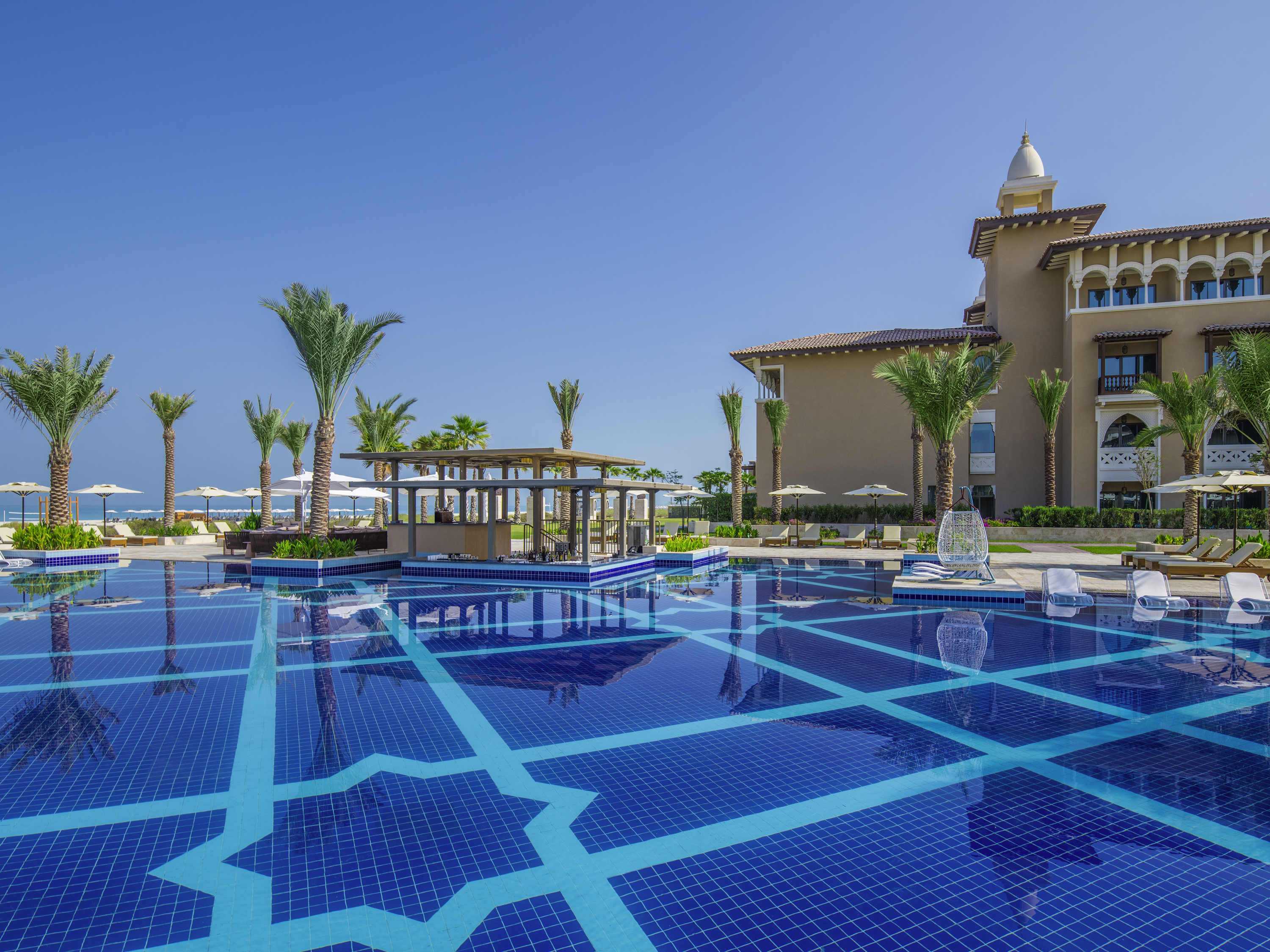 POOL BAR - HIGHLIGHTS