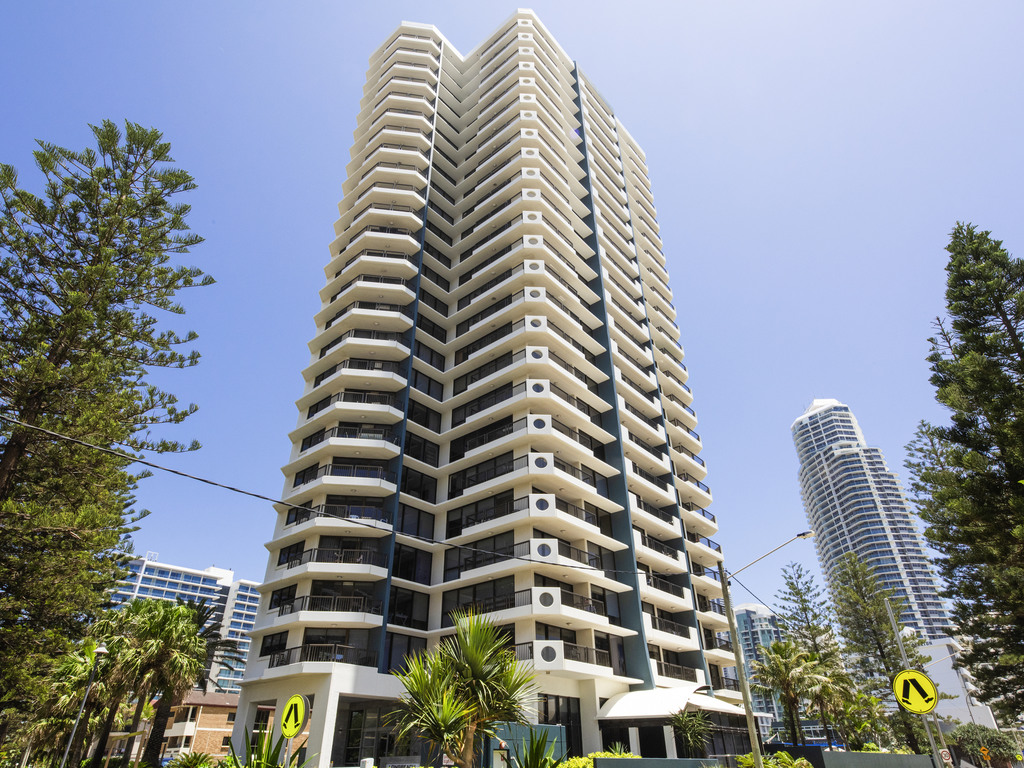 BreakFree Longbeach Surfers Paradise - Image 1