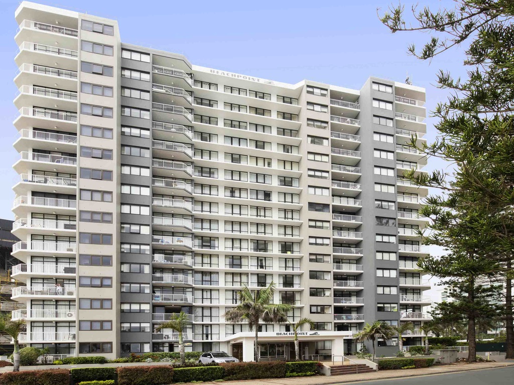 BreakFree Beachpoint Surfers Paradise - Image 1