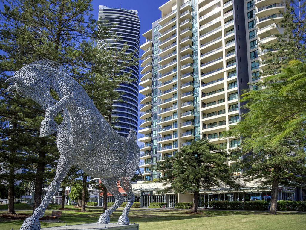 Mantra Broadbeach on the Park - Image 1