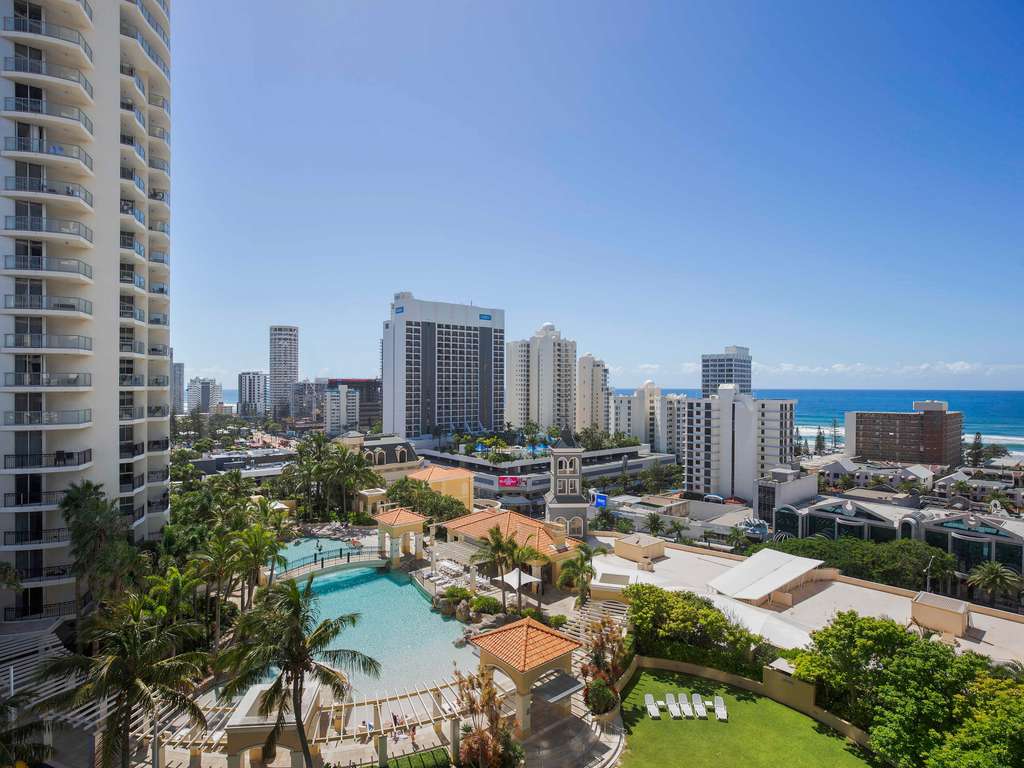 Mantra Towers of Chevron Surfers Paradise - Image 2