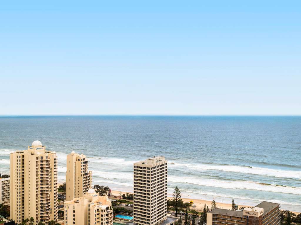 Mantra Towers of Chevron Surfers Paradise - Image 4