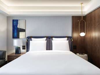 Classic Room with 1 queensize bed, photo 3