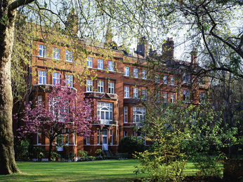 Draycott Hotel by Mantis