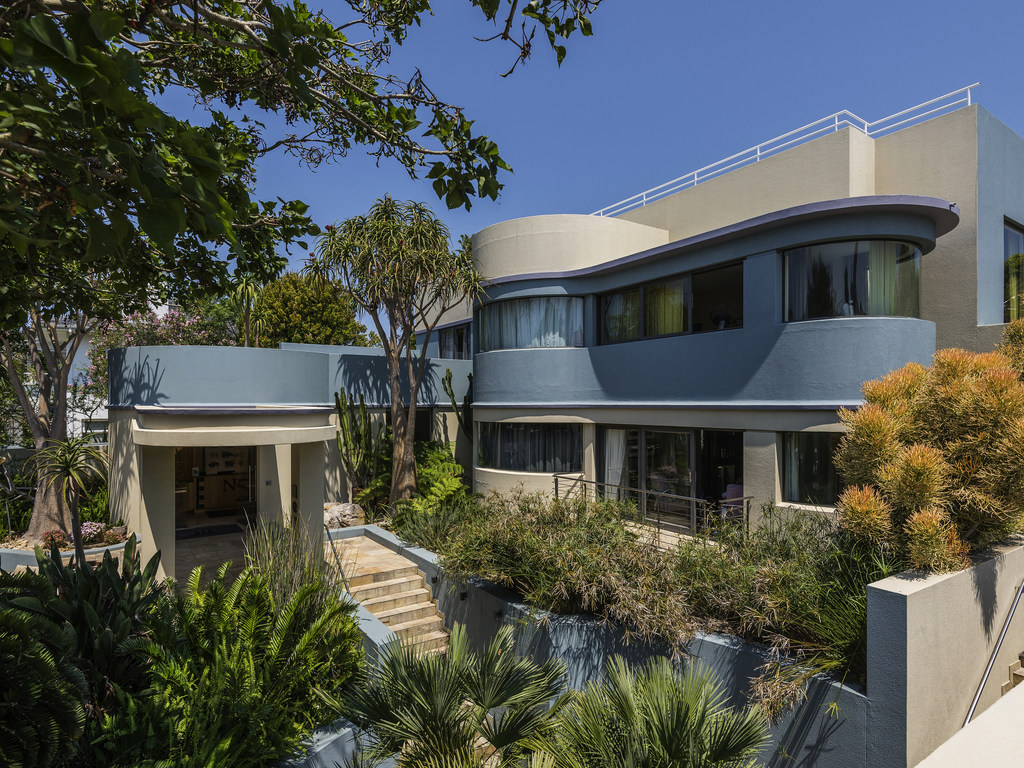 No5 Boutique Art Hotel by Mantis - Image 4
