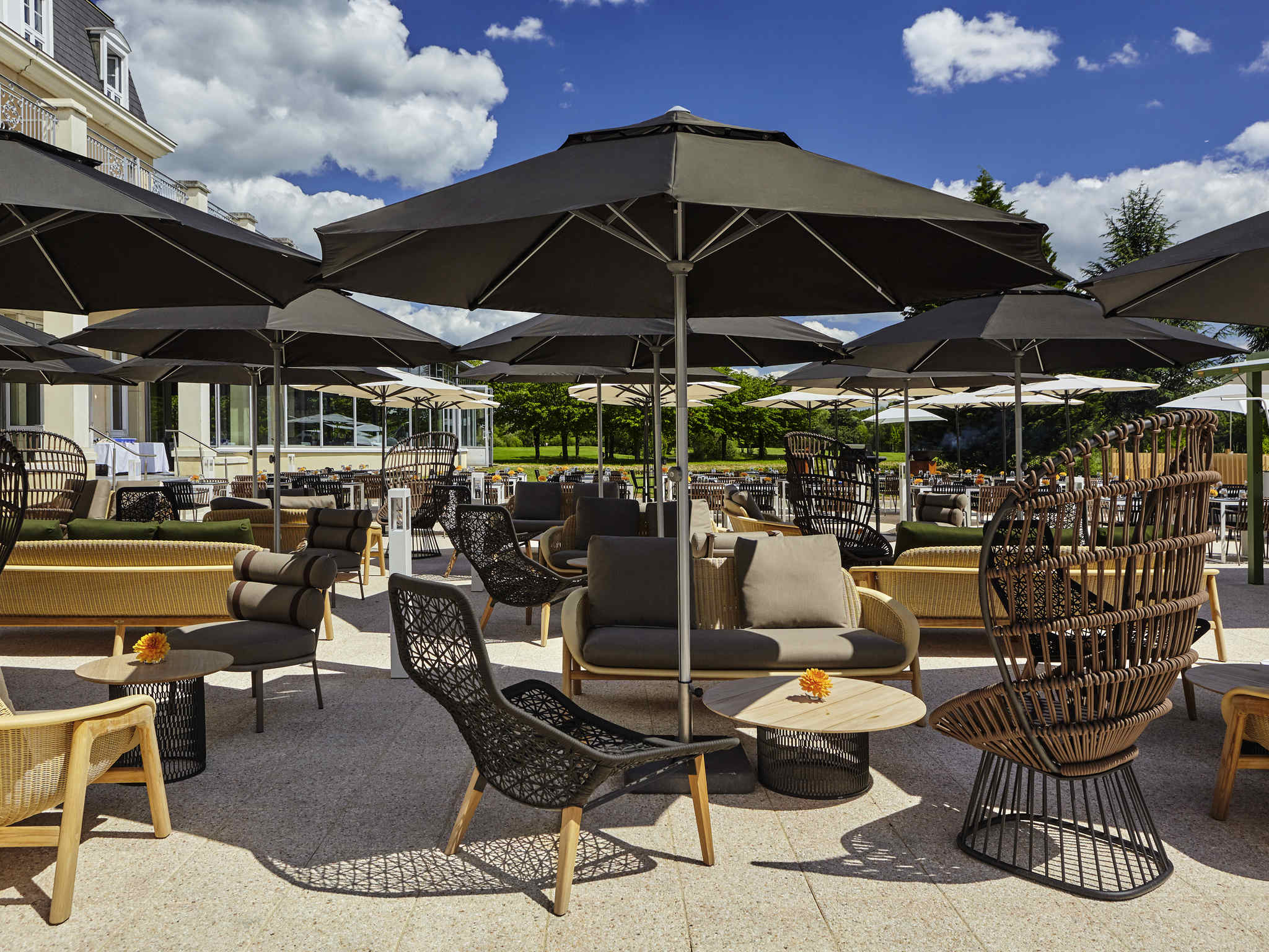 Hotel In Vineuil Saint Firmin Hotel Mercure Chantilly Resort