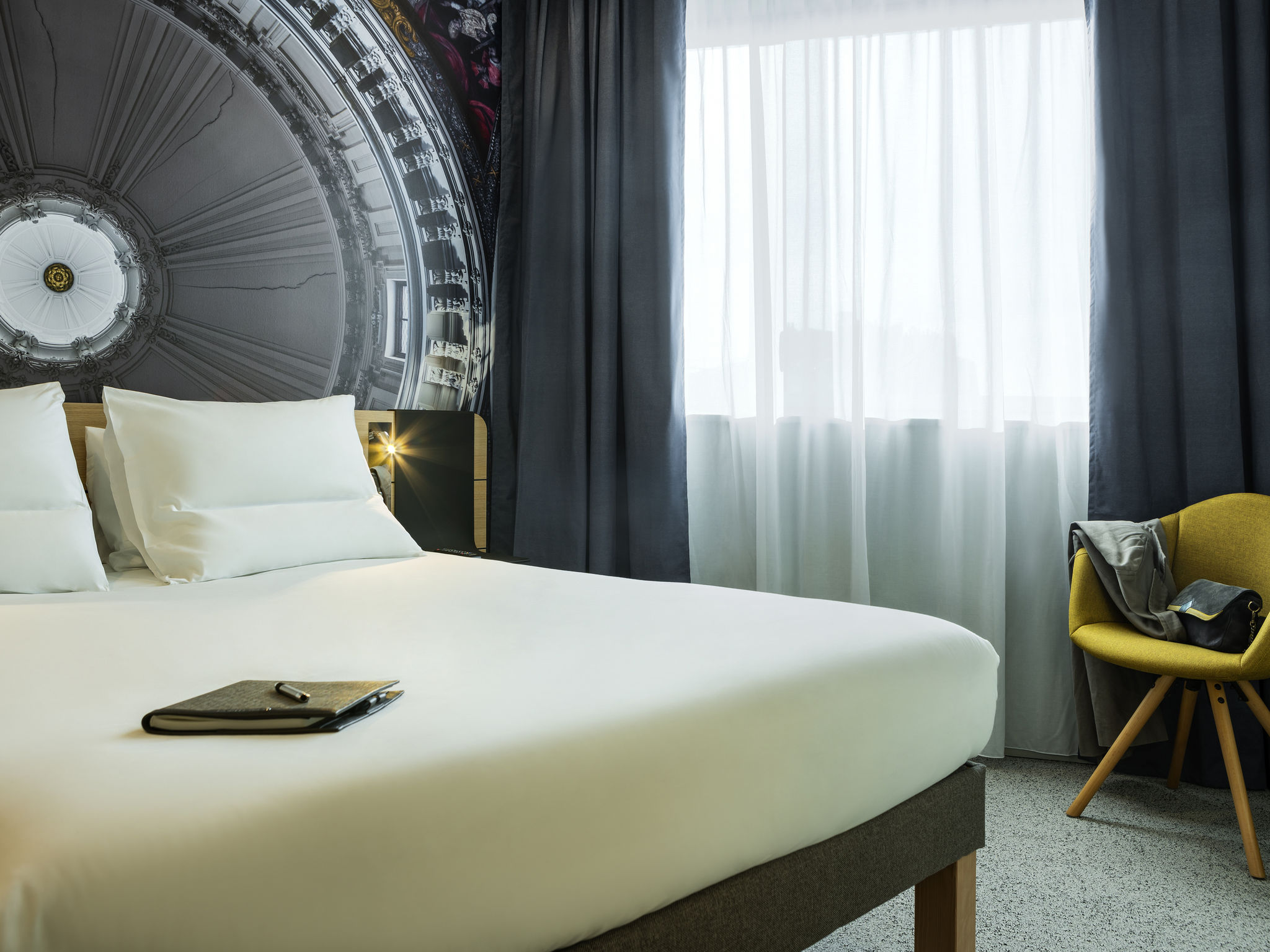 Novotel Paris 20 Belleville - 4-star hotel Paris Est | Le Club ...