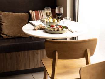 MOZAMI BELLEVILLE restaurant picture