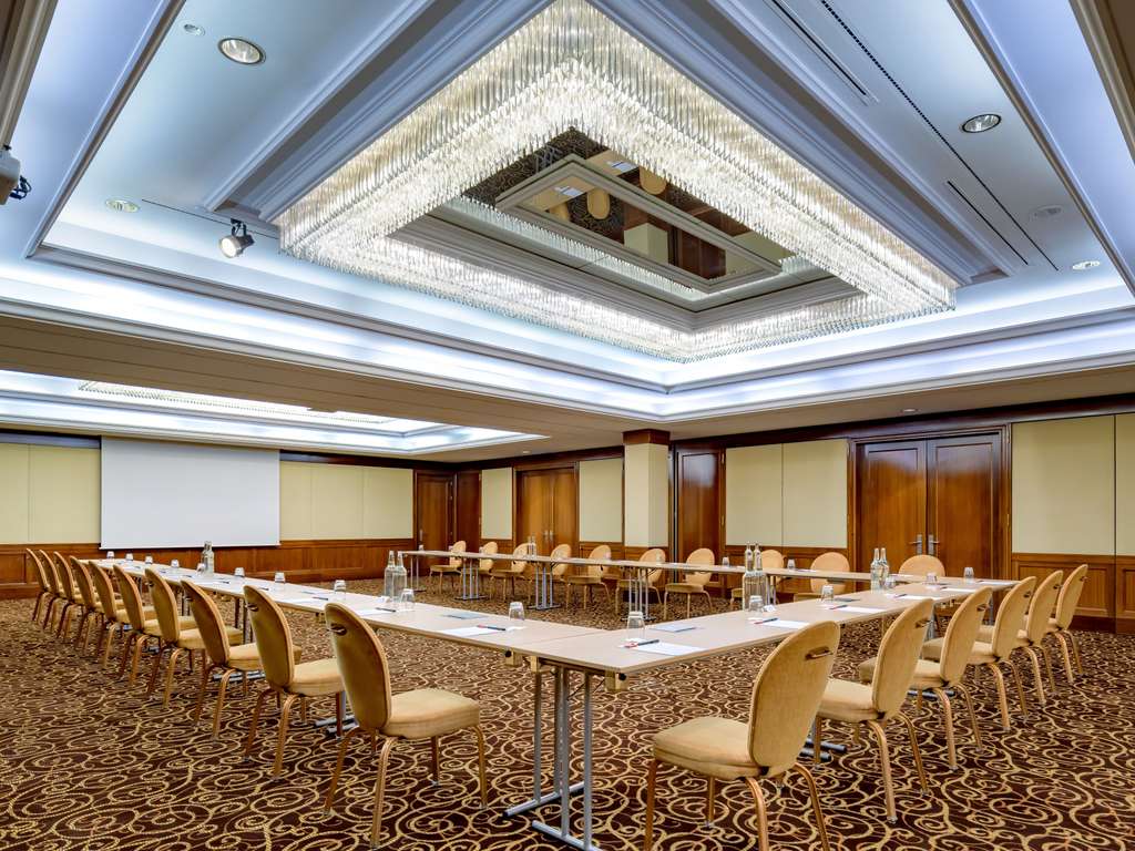 Mövenpick Hotel Geneva - Image 4