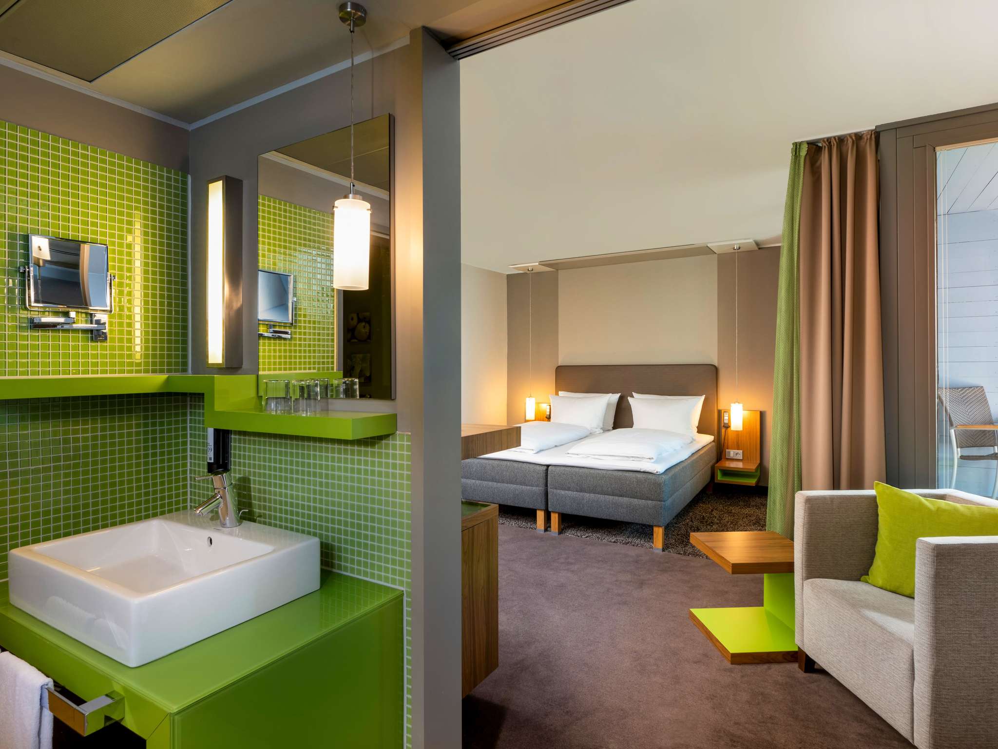 Mövenpick Hotel München Airport Parken all.accor.com