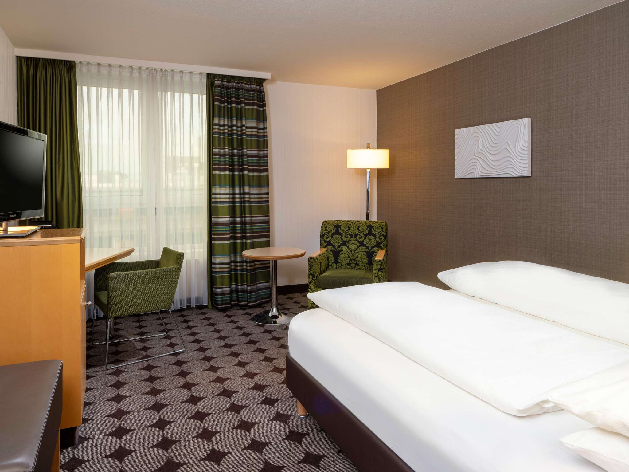 Mövenpick Hotel Nürnberg Airport Parken all.accor.com