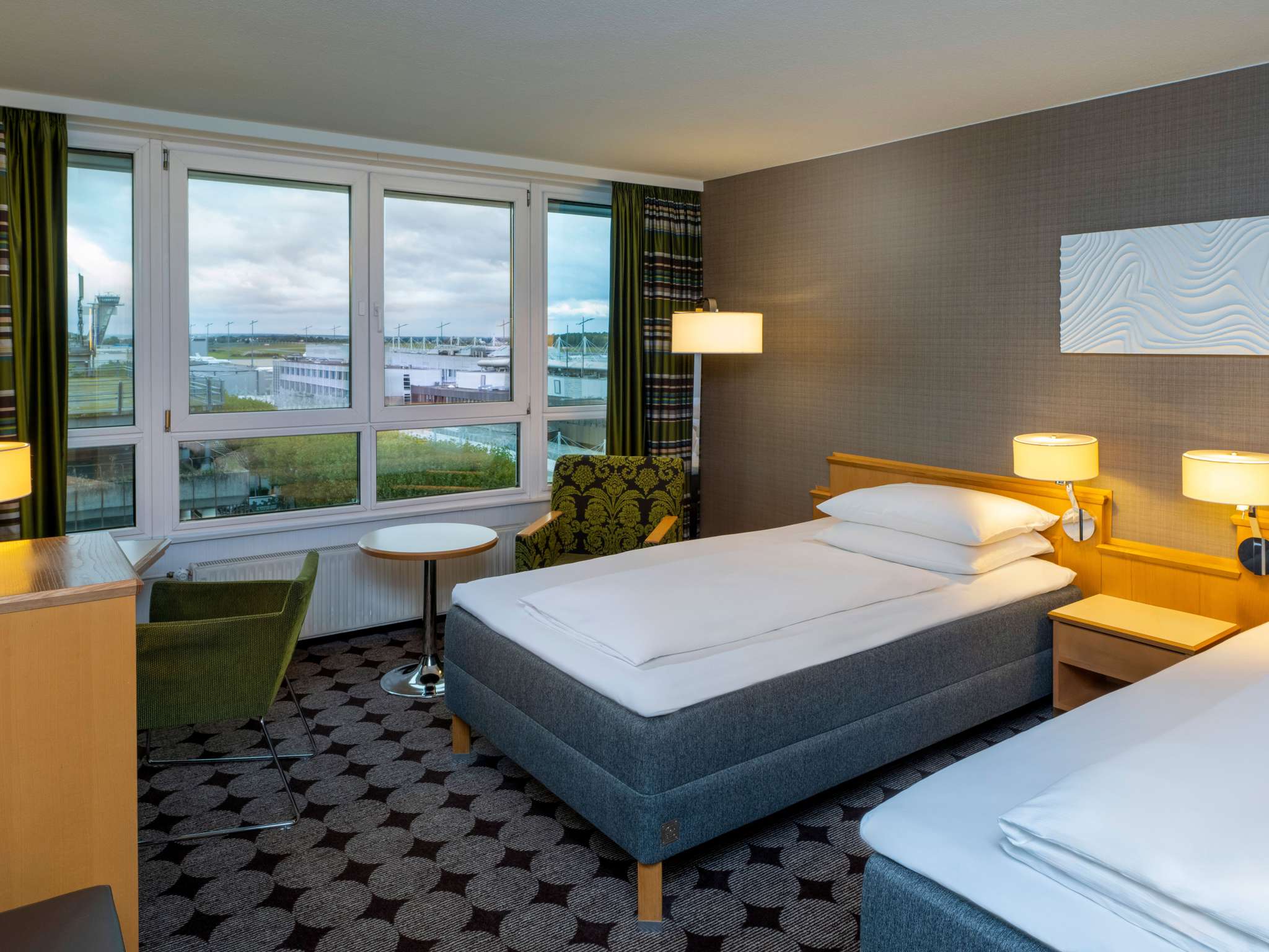 Mövenpick Hotel Nürnberg Flughafen Parken all.accor.com