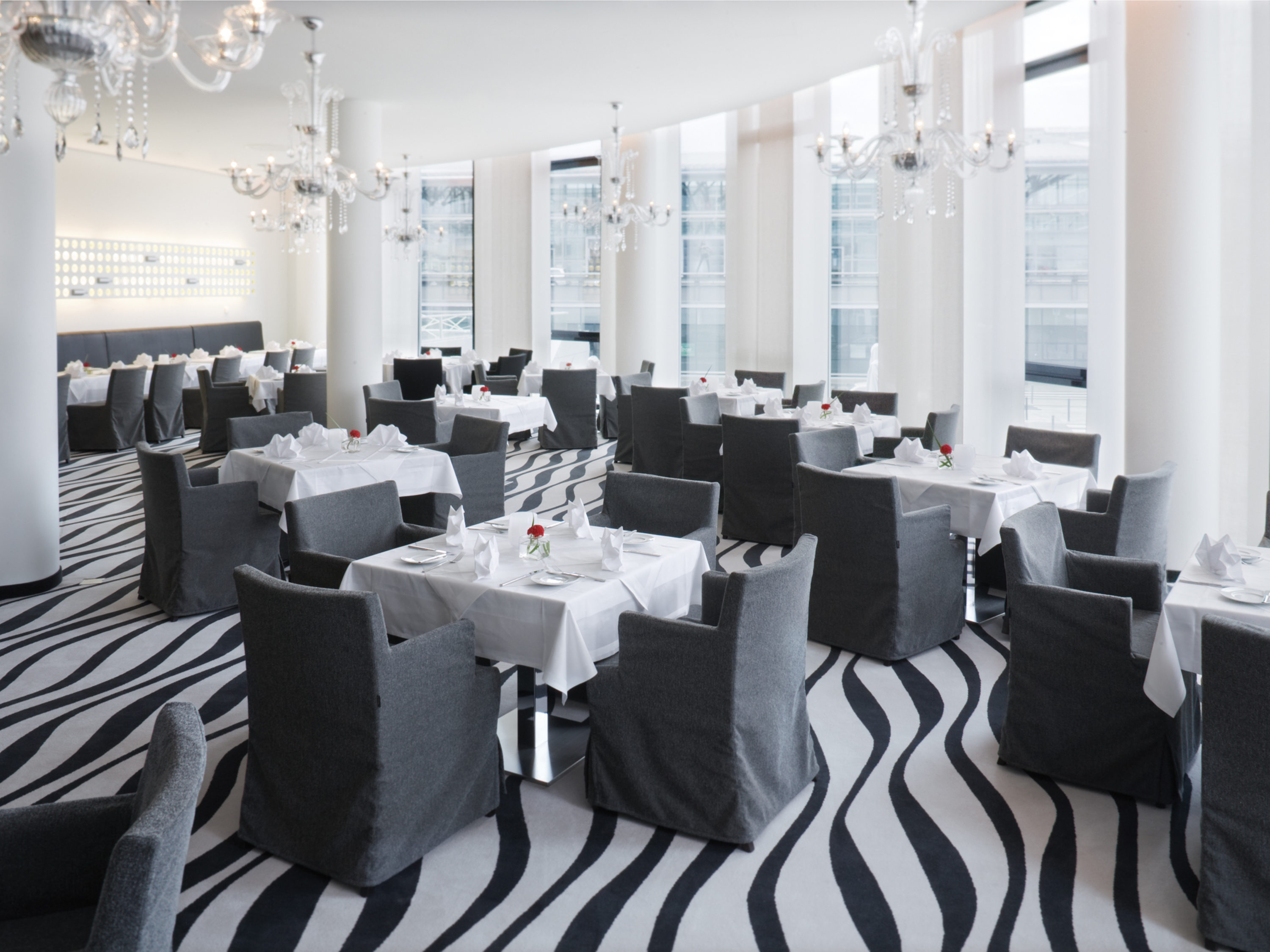 Mövenpick Restaurant Flughafen Stuttgart Trollinger Parken all.accor.com