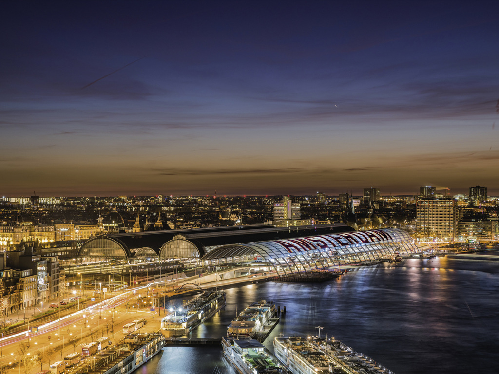 Mövenpick Hotel Amsterdam City Centre - Image 1