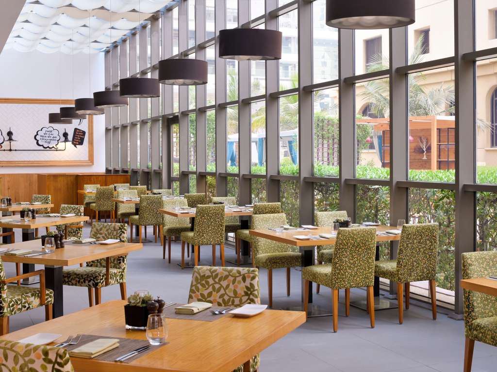Mövenpick Hotel Jumeirah Beach — 5/14