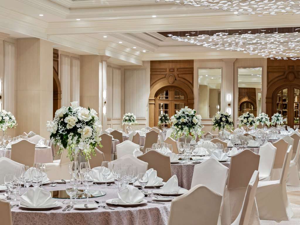 Mövenpick Hotel & Apartments Bur Dubai — 8/14