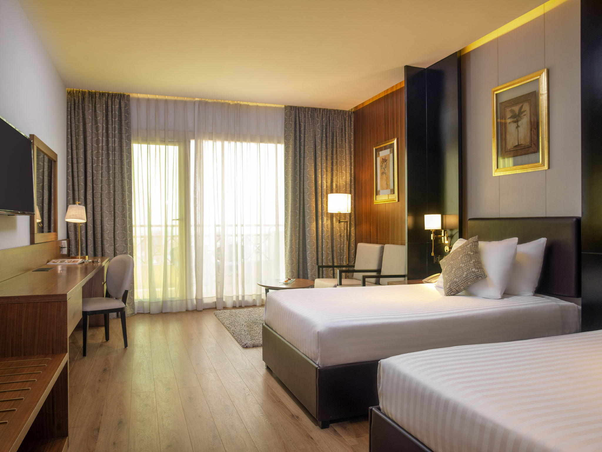 Executive номер. Movenpick Cairo. Мовенпик отель Париж. Grand Plaza Movenpick Media City 5*. Movenpick Samarkand Hotel.