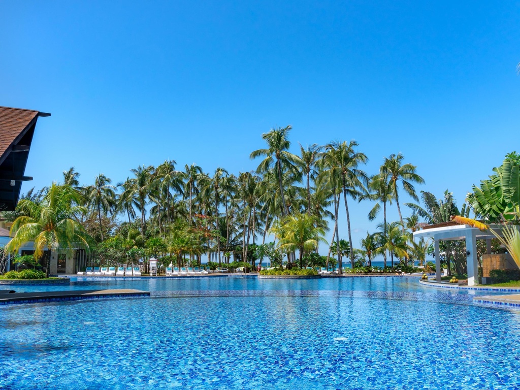 Mövenpick Resort & Spa Boracay - Image 2
