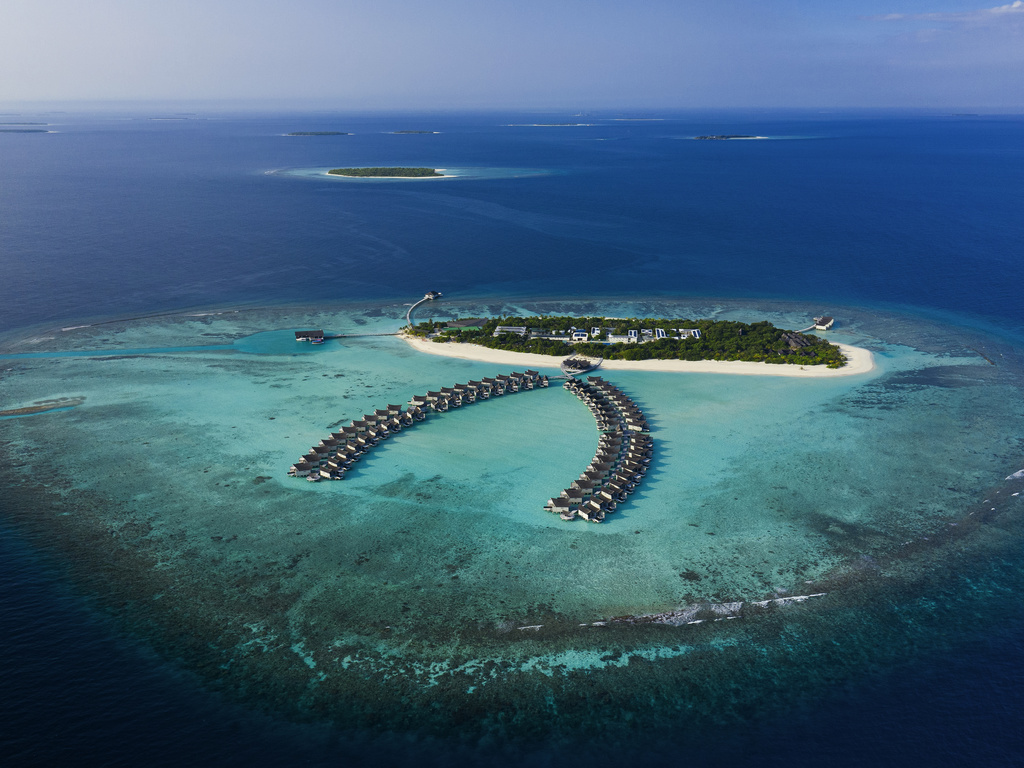 Mövenpick Resort Kuredhivaru Maldives - Image 1
