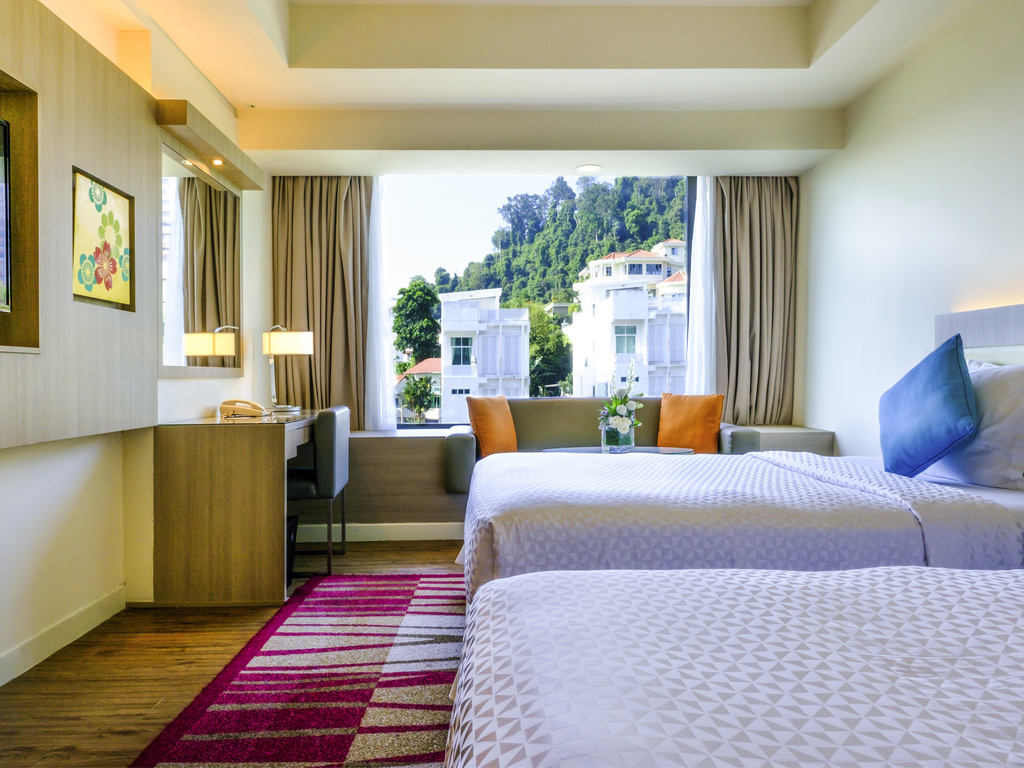 Mercure Penang Beach Superior Room Twin Beds