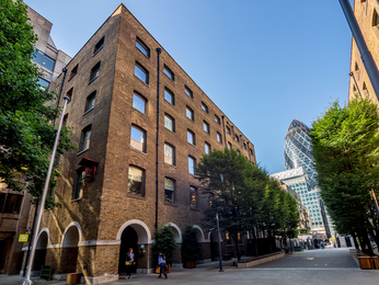 Devonshire Club by Mantis