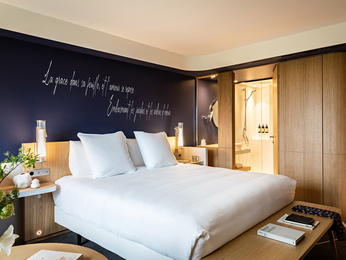 Deluxe Room with 1 double bed or 2 single beds, view of the Eiffel Tower