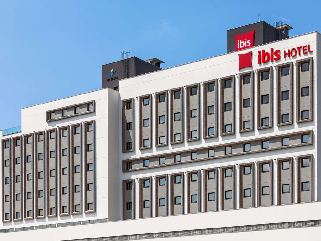 Ibis Tubarão - Image 1