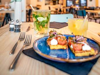 Antiq restaurant picture