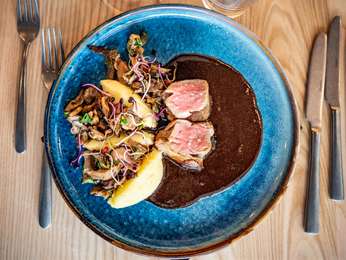 Antiq restaurant picture