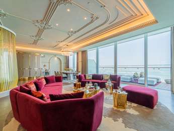 Raffles Suite with 1 double and 2 twin beds