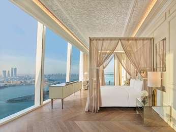 Parisian Suite with 1 double and 2 twin beds