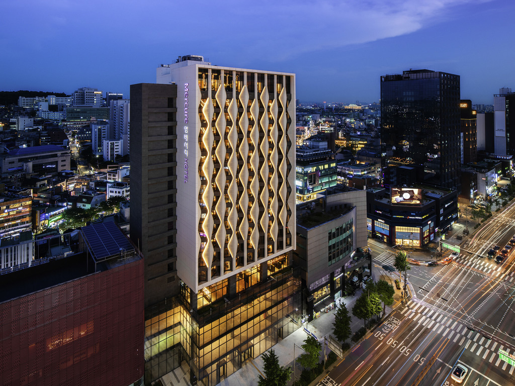 Mercure Ambassador Seoul Hongdae - Image 1