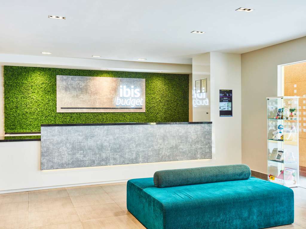 ibis budget Singapore Emerald - Image 1