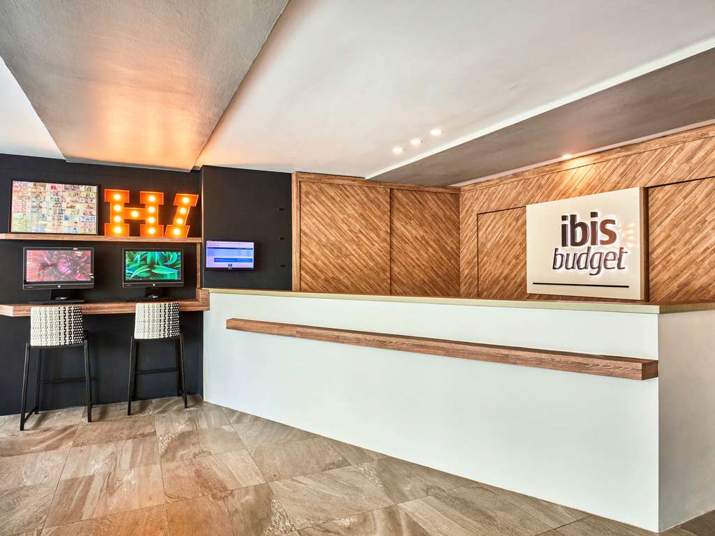 Ibis Budget Singapore Pearl - Image 3