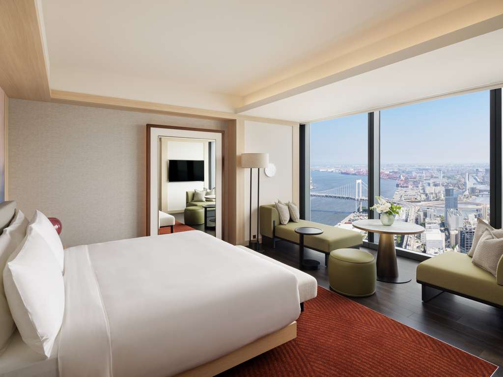 FAIRMONT GOLD SIGNATURE King de 59 m² avec accès au salon, petit déjeuner, vue sur la skyline — photo 3