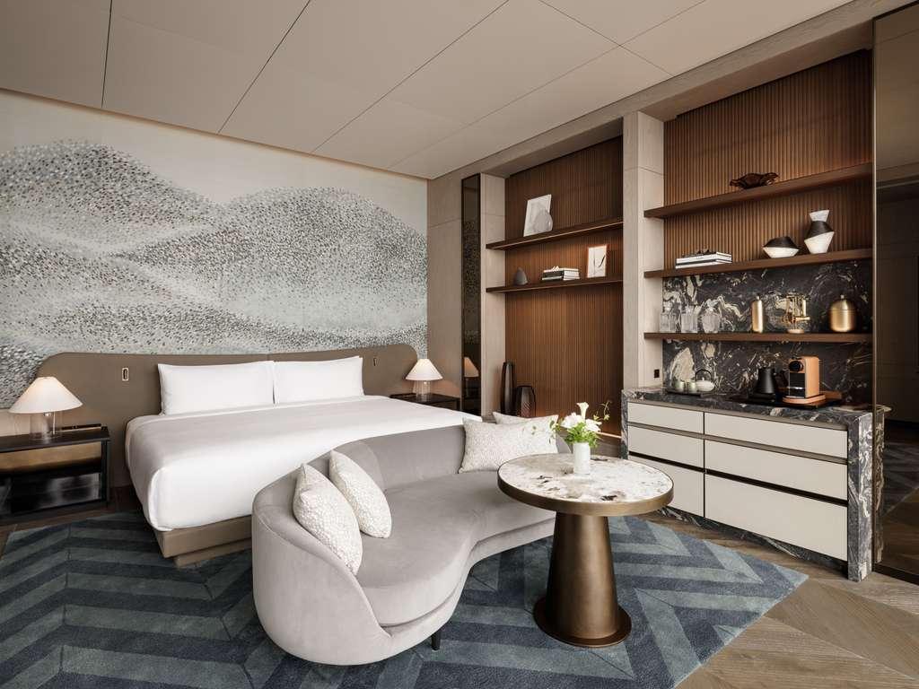 SUITE PRÉSIDENTIELLE 1 CHAMBRE King - 278 m², accès au salon, grand espace de vie et chambre — photo 2