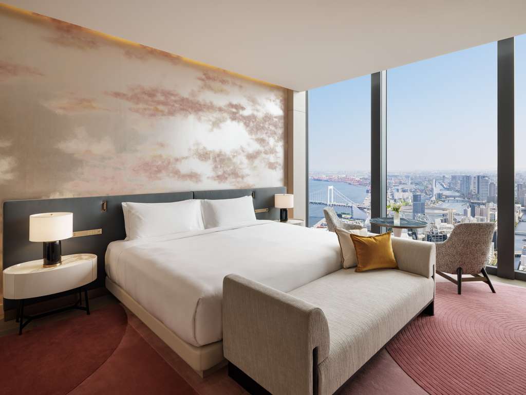 SUITE SHIBAURA 1 CHAMBRE King - 222 m², accès au salon avec vue sur Tokyo Tower et la skyline — photo 2