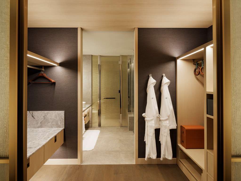 SUITE FAIRMONT GOLD King de 88 m² avec accès au salon, et séjour et chambre séparés — photo 5