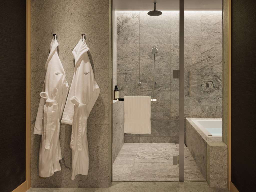 FAIRMONT GOLD SIGNATURE Twin de 59 m² avec accès au salon, petit déjeuner, vue sur la skyline — photo 4