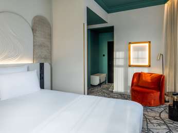 Superior Room with a king-size bed