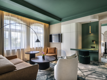 Executive Suite with king-size bed and sofa